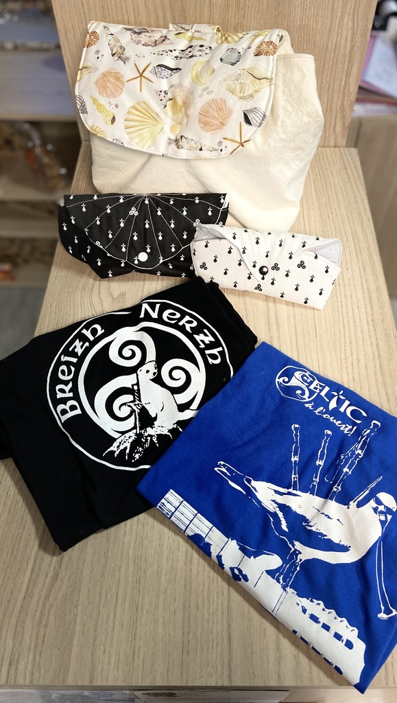 TEE SHIRT - CELTIC OUEST (vert)